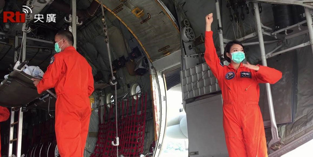 2017(民106)年為了強化傷患後送能量，空軍運輸機C-130在機上加裝電源轉換器，讓飛機上的電力也能提供給醫療器材使用。並將一名70歲因急性心肺衰竭男性，使用葉克膜緊急復甦後，成功以C-130H型機完成空中後送。