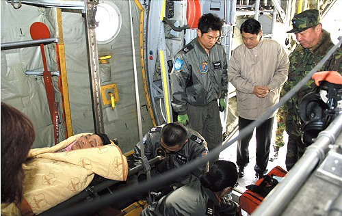 The Air Force transported a civilian from Nangan who was unable to be seated upright to receive medical care in Taiwan proper, after Uni Air was unable to accommodate his needs.