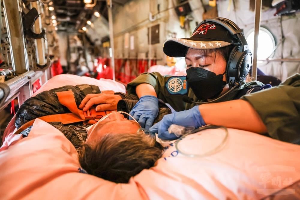 The Air Force transported over 300 civilians and military personnel from offshore islands to receive medical treatment in Taiwan proper, serving as guardian angels to those in need.