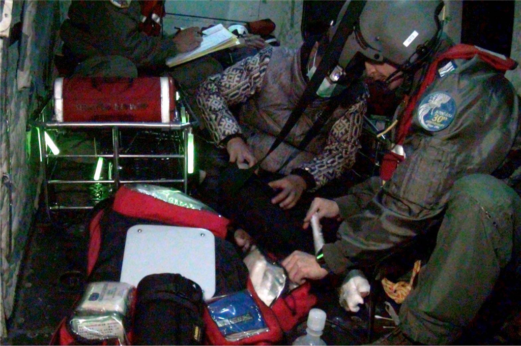 The Air Rescue Group rescued a Taiwanese fishing vessel at the waters outside Chiayi.
