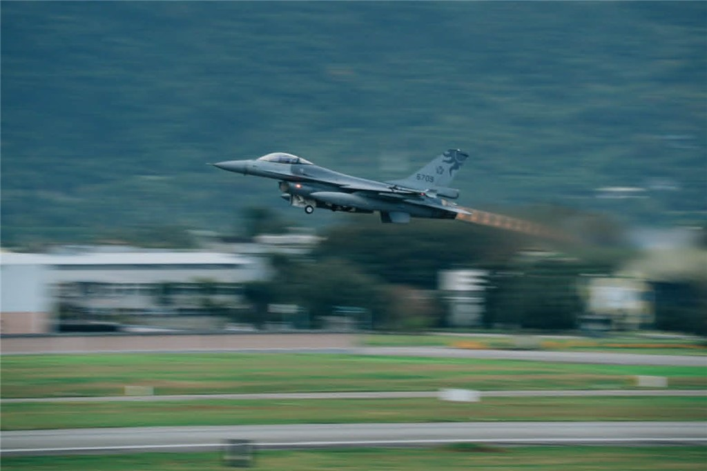  F-16 Flight Training Resumes