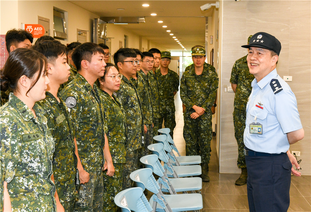 ROCAF Chief Inspects Forces in Northern Taiwan Ahead of Dragon Boat Festival Holiday