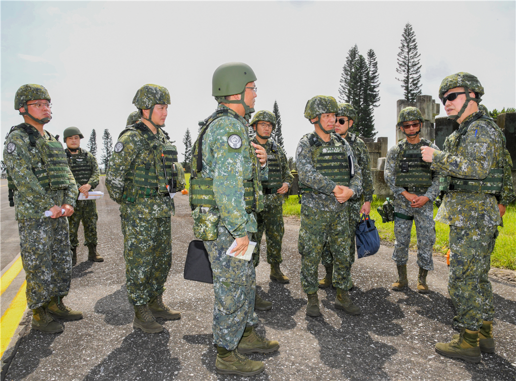 ROCAF Chief Urges Enhanced Contingency Response Capabilities During Combat Readiness Inspection in Eastern Taiwan