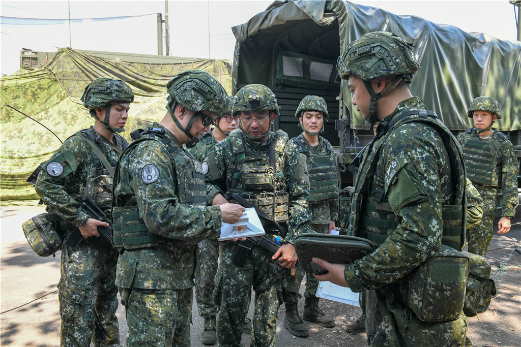 ROCAF Chief Inspects Combat Readiness of Forces in Northern Taiwan