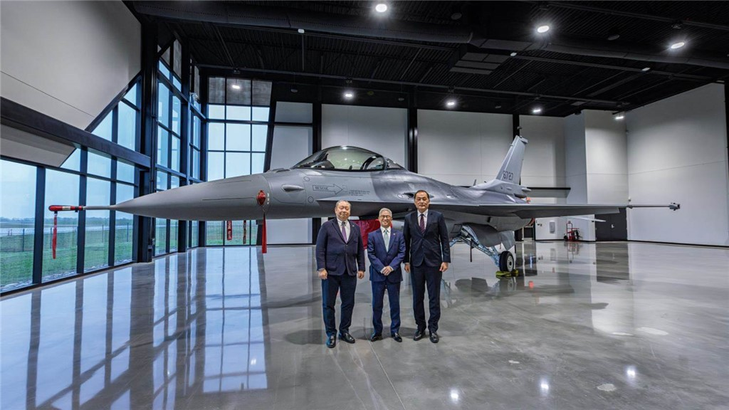  Vice Minister Hsu Visits F-16 Block 70 Production Line-1 