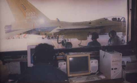 原型機全機地面振動測試